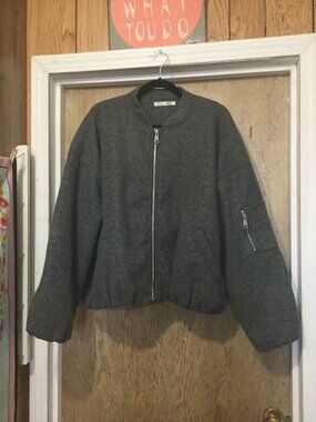 NWT Dex bomber style jacket gray in color sleeve has pocket looks like wool XL